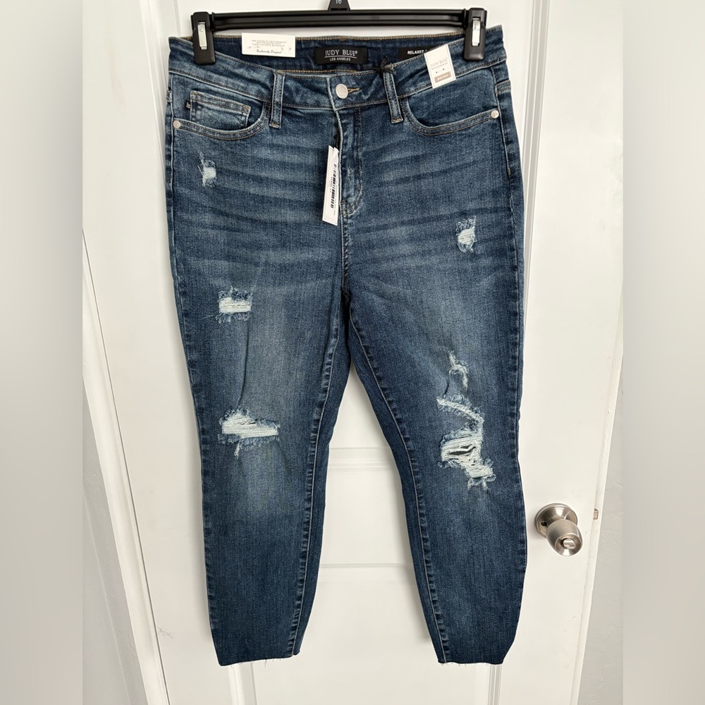 Distressed Judy Blue Women’s Jeans, relaxed fit, mid rise. 11/30 NWT